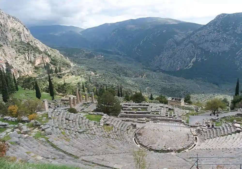 Περιήγηση στους Δελφούς